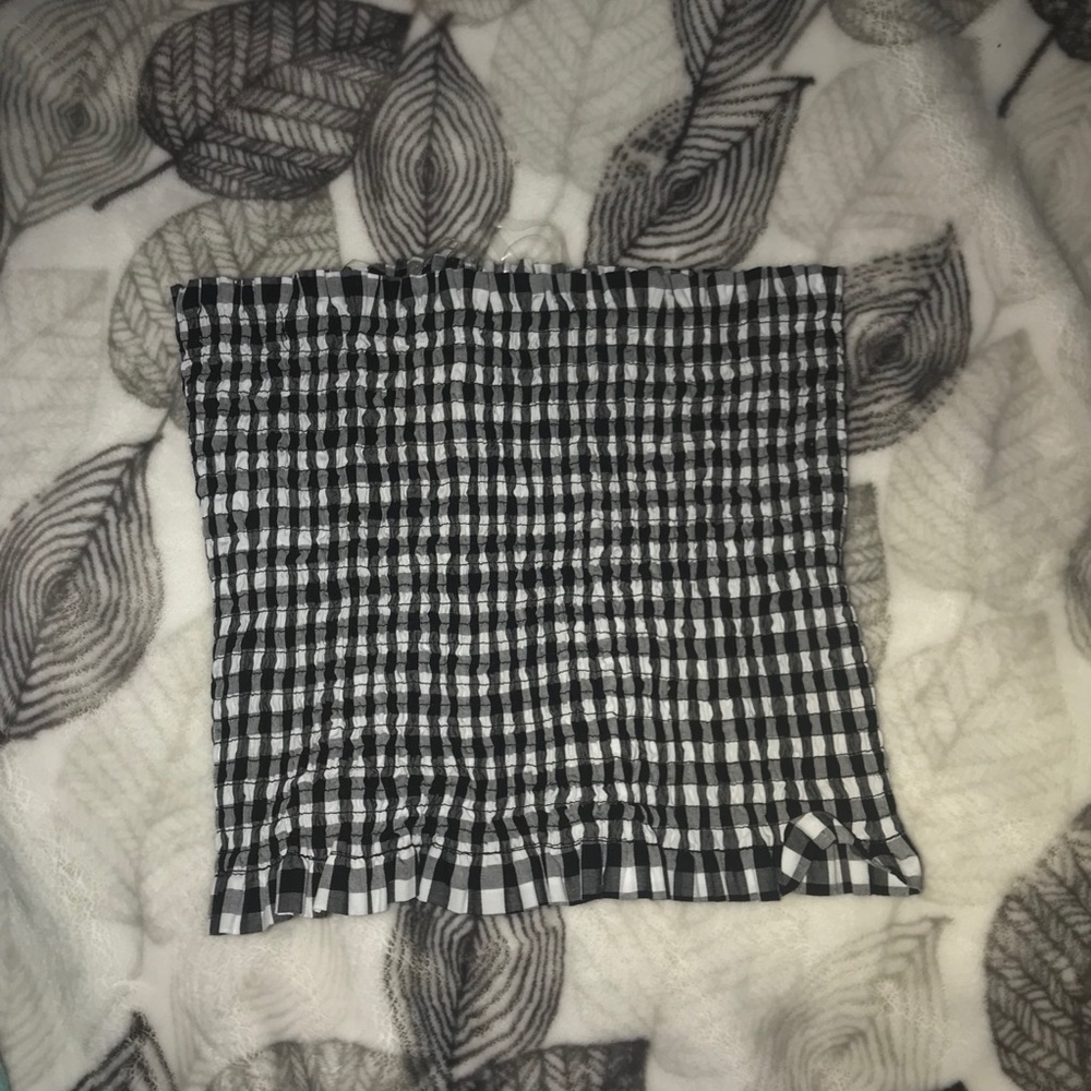 Checkered  Ruffle Crop Top